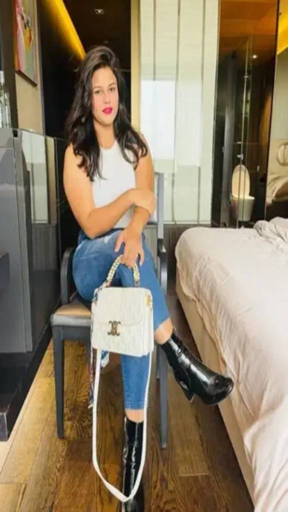 Roorkee call girl service